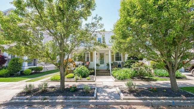 Foto del edificio - 110 N Pembroke Ave