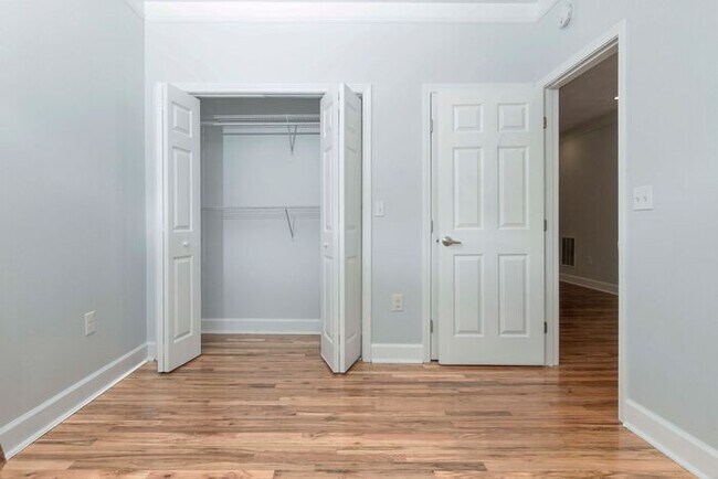 Foto del edificio - Newly Renovated 4 bedroom 3 bath townhome