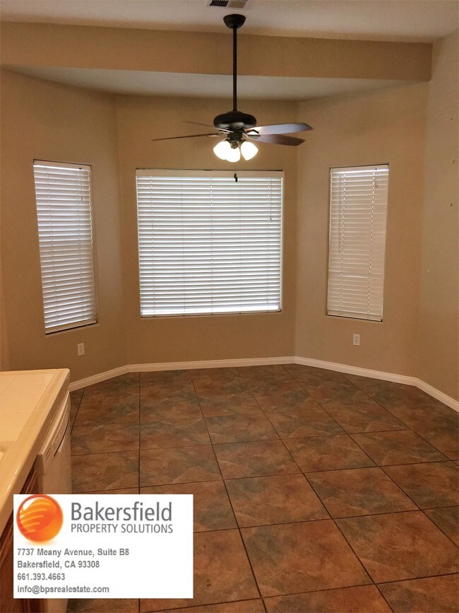 Building Photo - 15652 Lake Arrowhead Ave