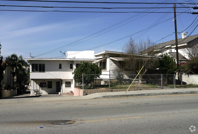 Building Photo - 439 S New Ave
