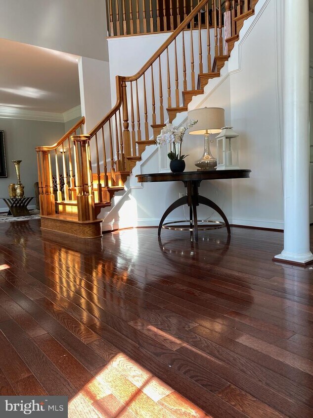 Foto principal - 16830 Michelson Dr