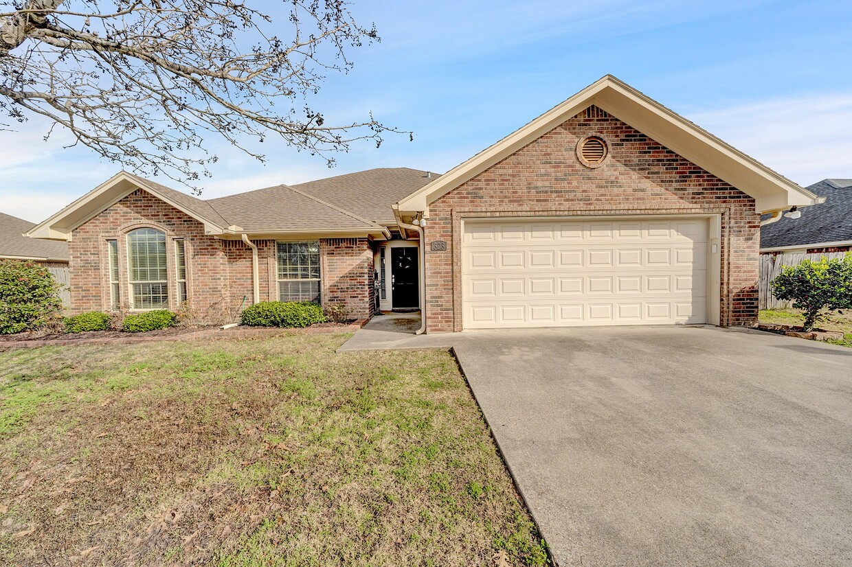 323 Amanda Ct, Whitehouse, TX 75791 House Rental in Whitehouse, TX