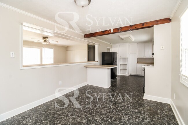 Foto del edificio - Spacious 4 bedroom updated home!