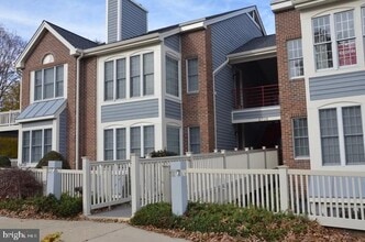 Building Photo - 2706 Summerview Way