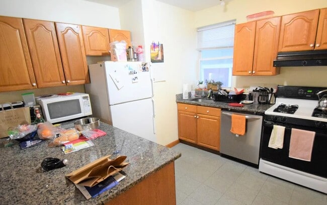 Building Photo - 551 Washington St