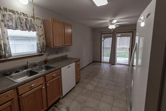 Building Photo - 1606 Typhoon Dr