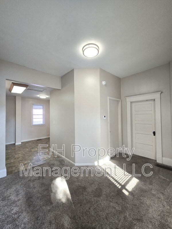 Foto del edificio - 1007 W Maple St
