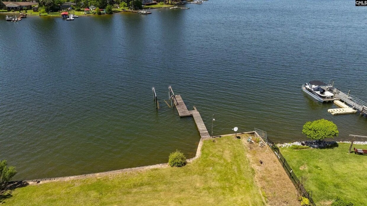 Primary Photo - 212 S Lake Dr