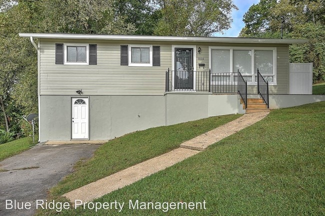 Building Photo - 908 Lane Dr