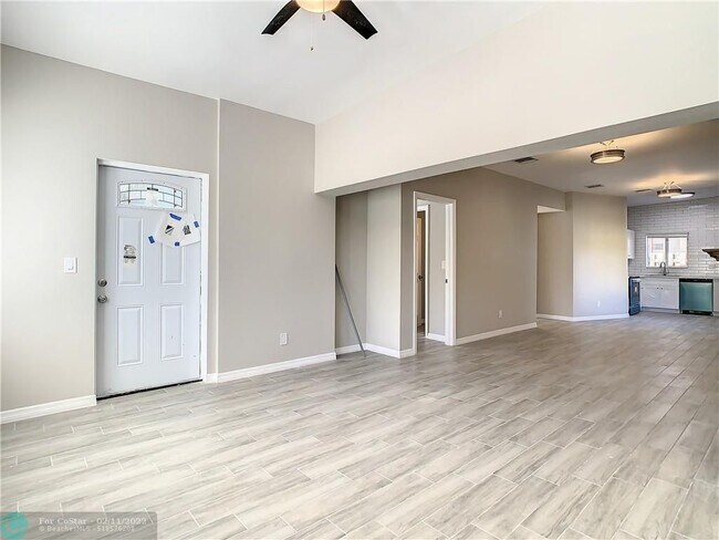 Building Photo - 1500 SW 12th Ave