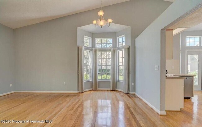Foto del edificio - 9178 Rhett Ln