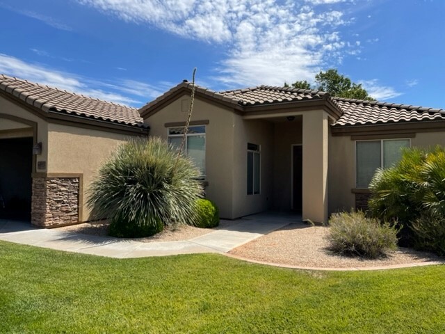 Primary Photo - 1126 N Ventana Dr