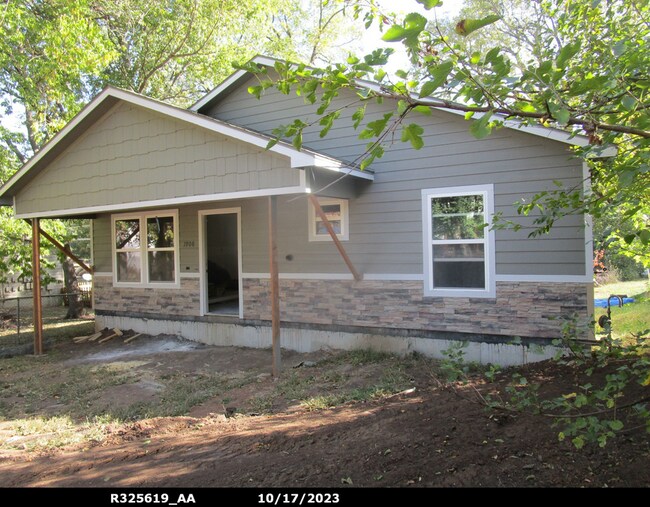 1908 SW Buchanan St, Topeka, KS 66604 House Rental in Topeka, KS