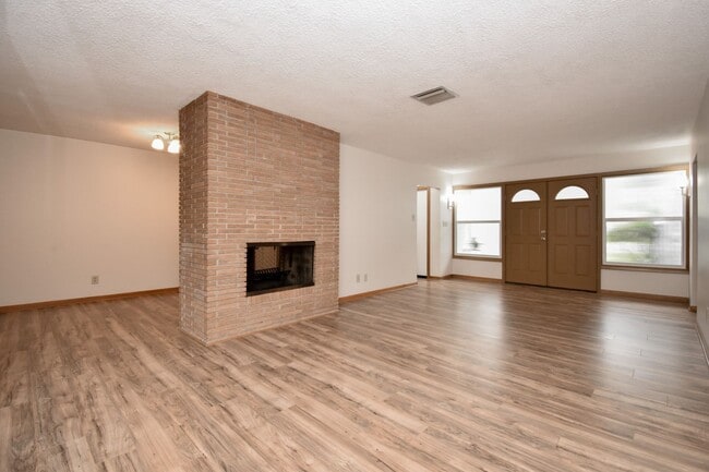 Building Photo - 3658 NW 40th Pl
