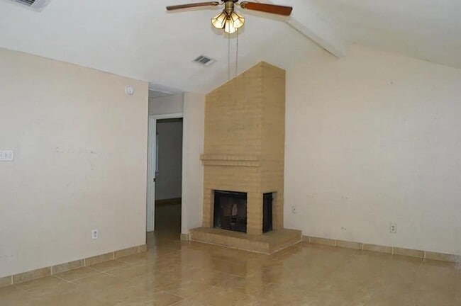 Building Photo - 13115 Pebblewalk Cir S