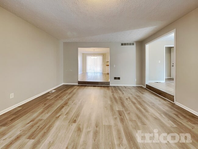 Building Photo - 5577 Mountain Park Way