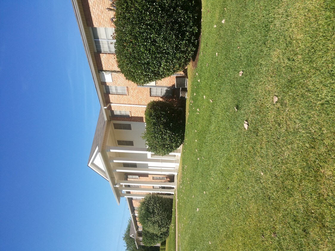 Primary Photo - 5817 Edmond Ave
