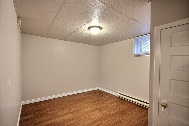 Building Photo - 181-181 Killam Dr