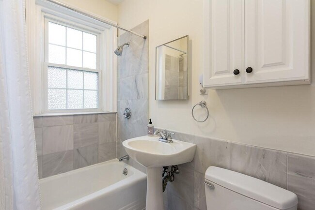 Foto del edificio - 86 Buckingham St