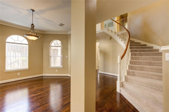 Building Photo - 610 Detering St