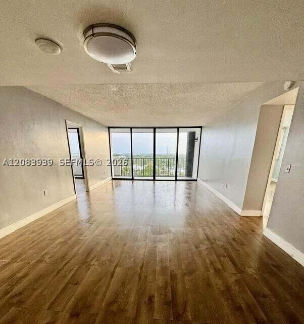 Foto del edificio - 5600 N Flagler Dr