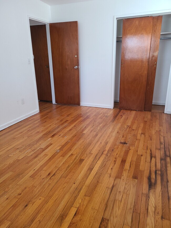 Foto del edificio - 1233 E 222nd St