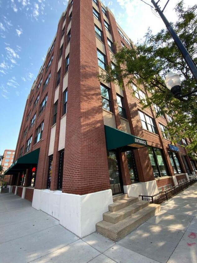 Primary Photo - 1 bedroom in Chicago IL 60607