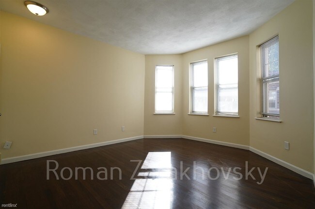 Building Photo - 3 br, 1 bath  - 11 Lorraine Ter # 3RZ
