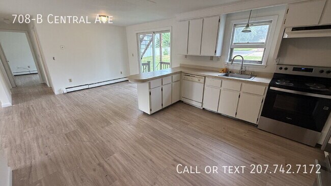 Foto del edificio - 708 Central Ave
