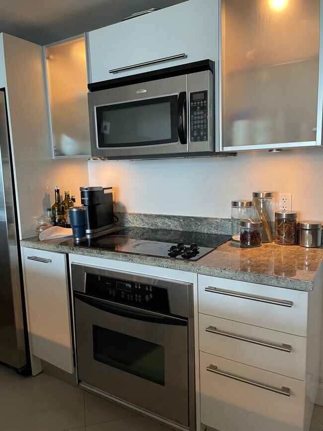 Foto del edificio - 185 SW 7th St