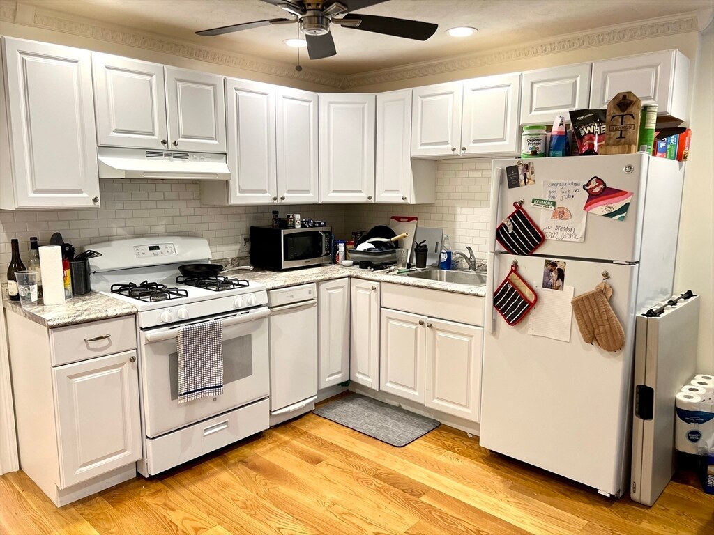 Primary Photo - 245 E St