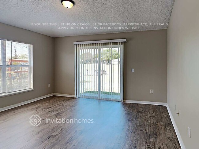 Foto del edificio - 15955 Wilkinson Dr