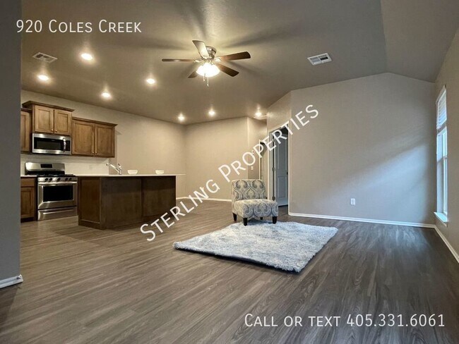 Foto del edificio - 920 Coles Creek
