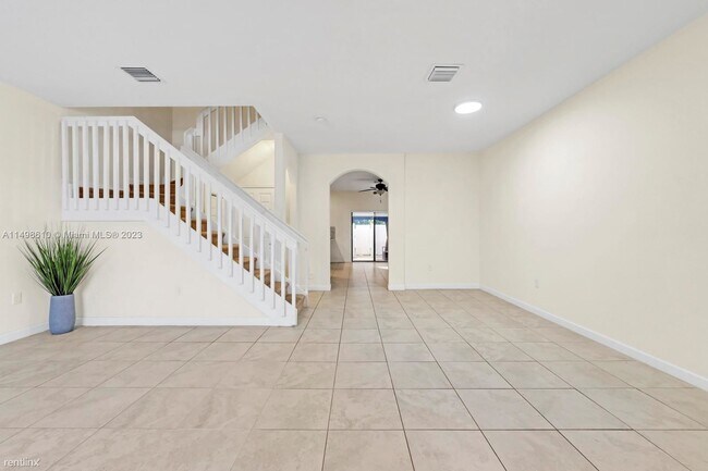 Foto del edificio - 3 br, 2.5 bath Townhome - 3268 W 92nd Pl