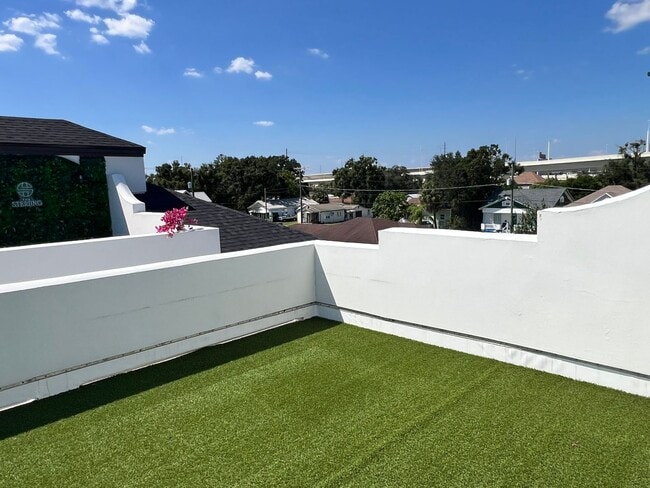 Building Photo - 2024 Townhome with Rooftop Patio
