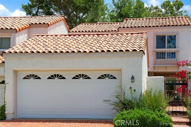Foto del edificio - 54 Oak Tree Ln