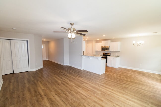 Building Photo - 207 Laurel Bay Dr