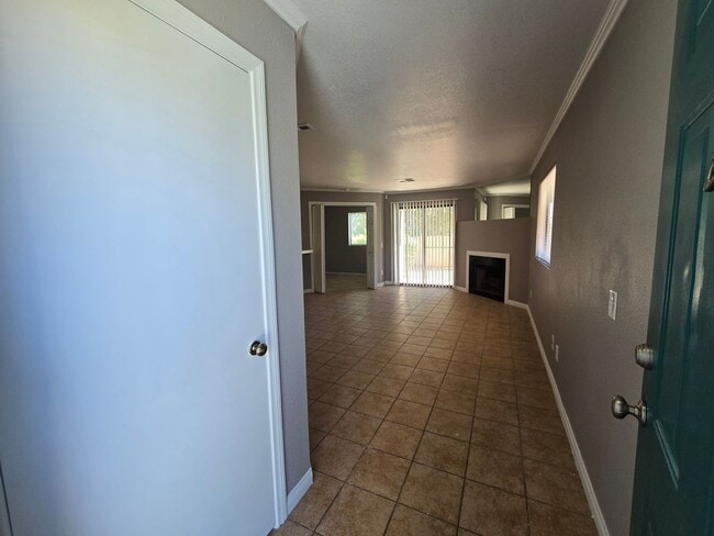 Foto del edificio - Charming 2-Bedroom Condo in Gated Communit...