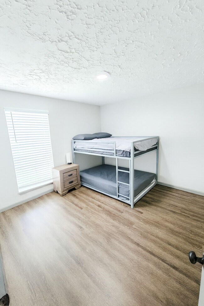 Foto del edificio - 9735 Stonemont Rd