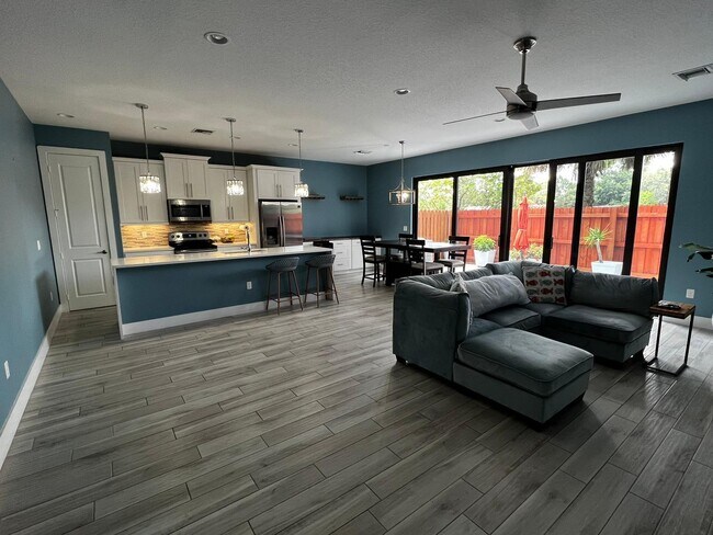 Building Photo - 3182 Santa Catalina Pl