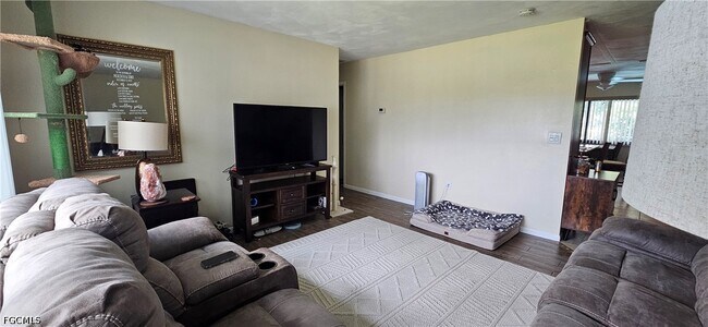 Foto del edificio - 1823 SE 15th St