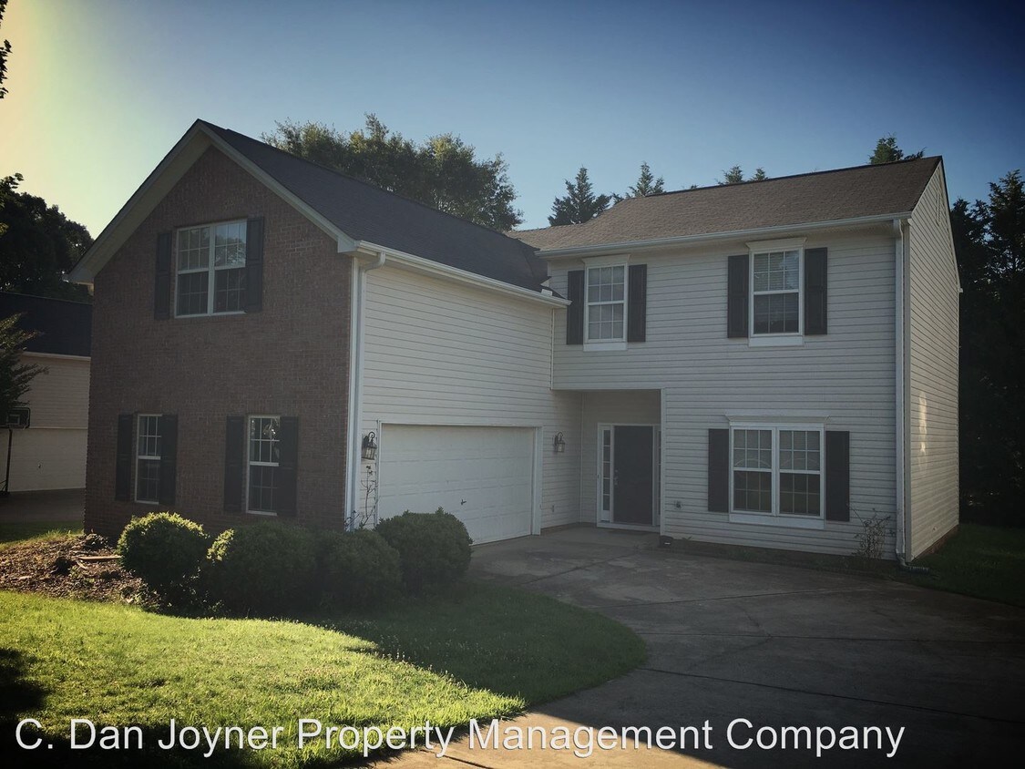 Foto principal - 4 br, 2.5 bath House - 112 Shelby Ct