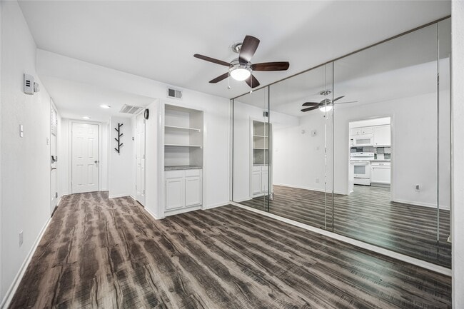 Building Photo - 763 Bering Dr