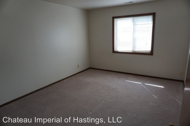Building Photo - 3010 Parklane Dr
