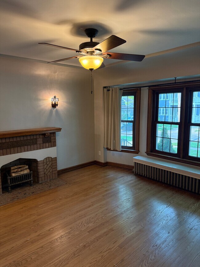 Building Photo - 517 N 66th St