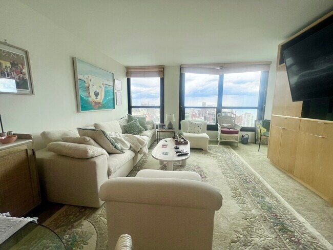 Foto del edificio - 1030 N State St