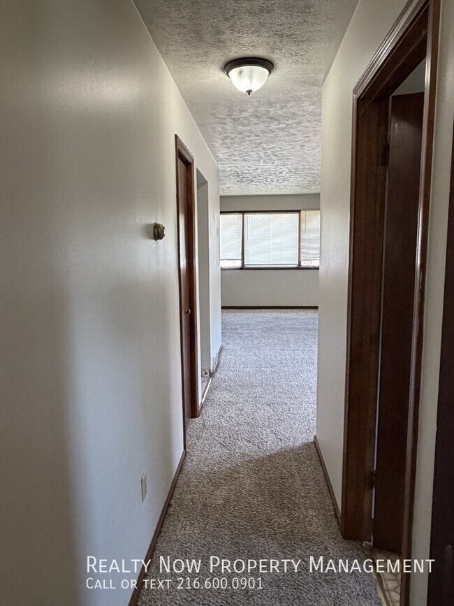 Foto del edificio - 21252 Goller Ave