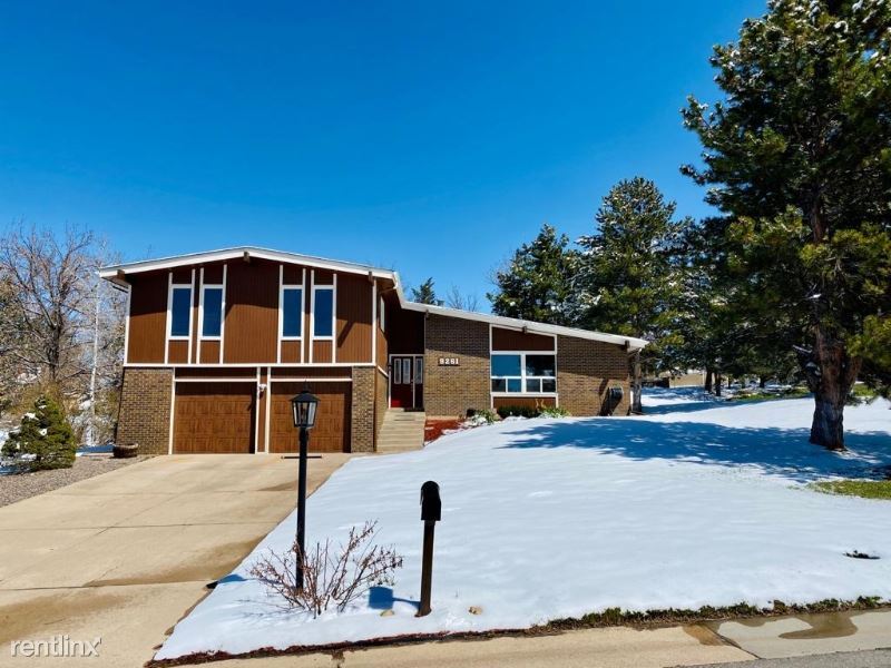 Primary Photo - 4 br, 3 bath House - 9261 E Berry Avenue