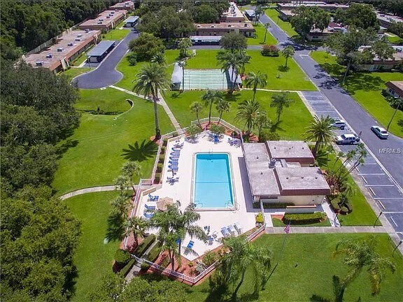 Foto del edificio - 1701 Pinehurst Rd