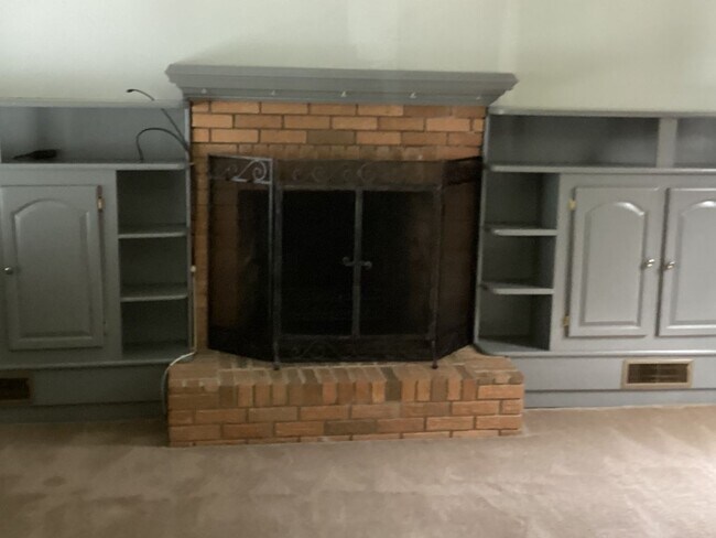 Foto del edificio - 5 Bedroom Home - Colonial Heights - Conven...